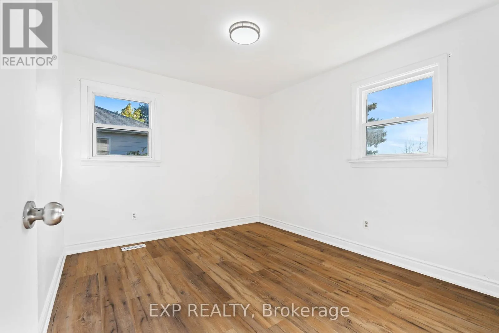 16 VALLEYVIEW CRESCENT