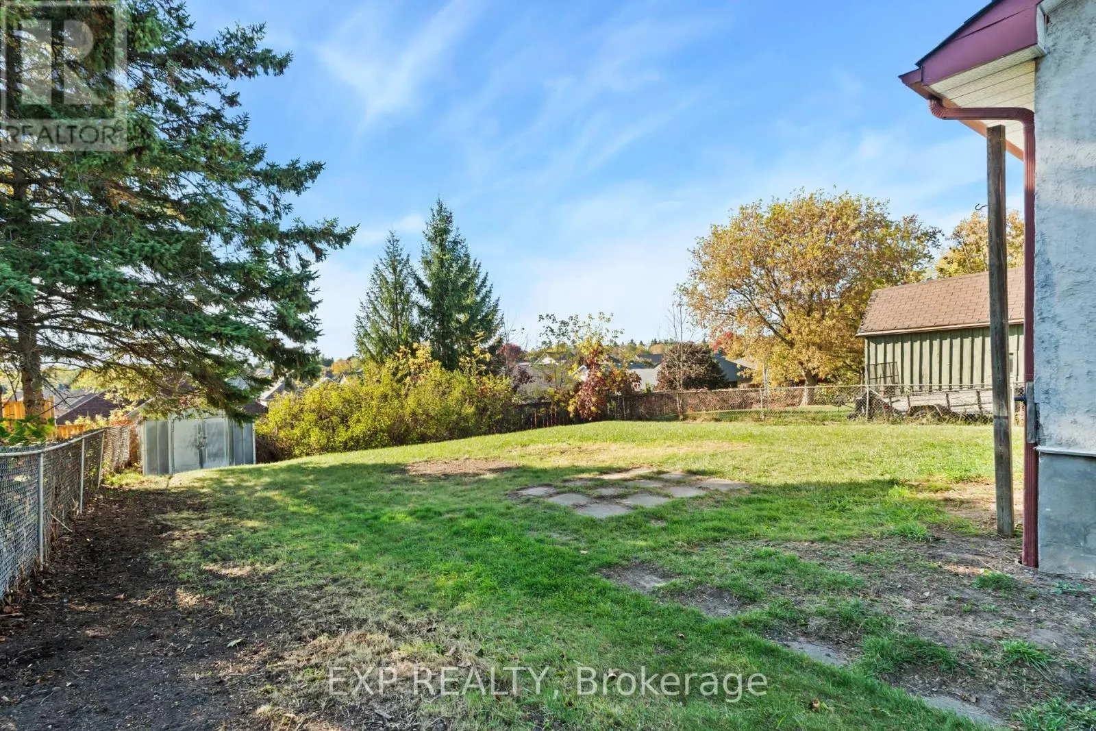 16 VALLEYVIEW CRESCENT