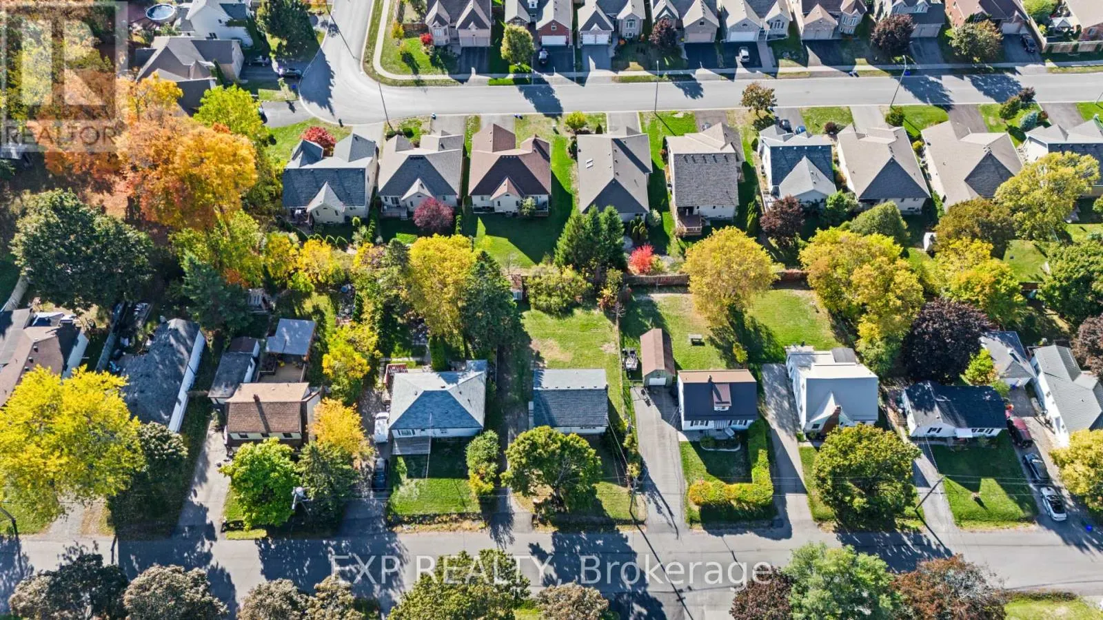 16 VALLEYVIEW CRESCENT