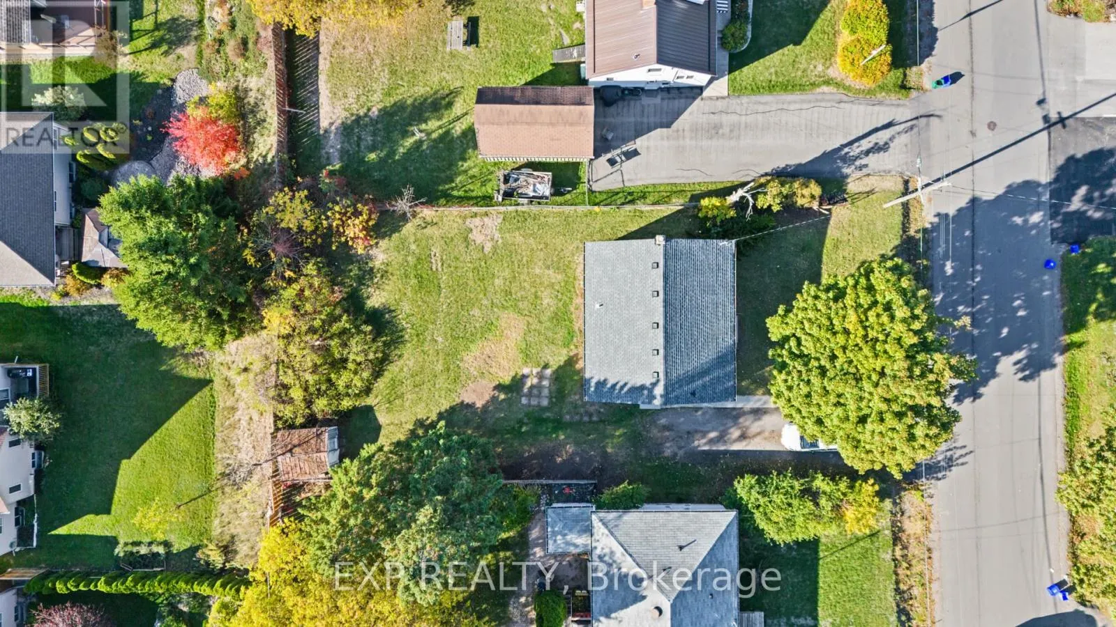 16 VALLEYVIEW CRESCENT
