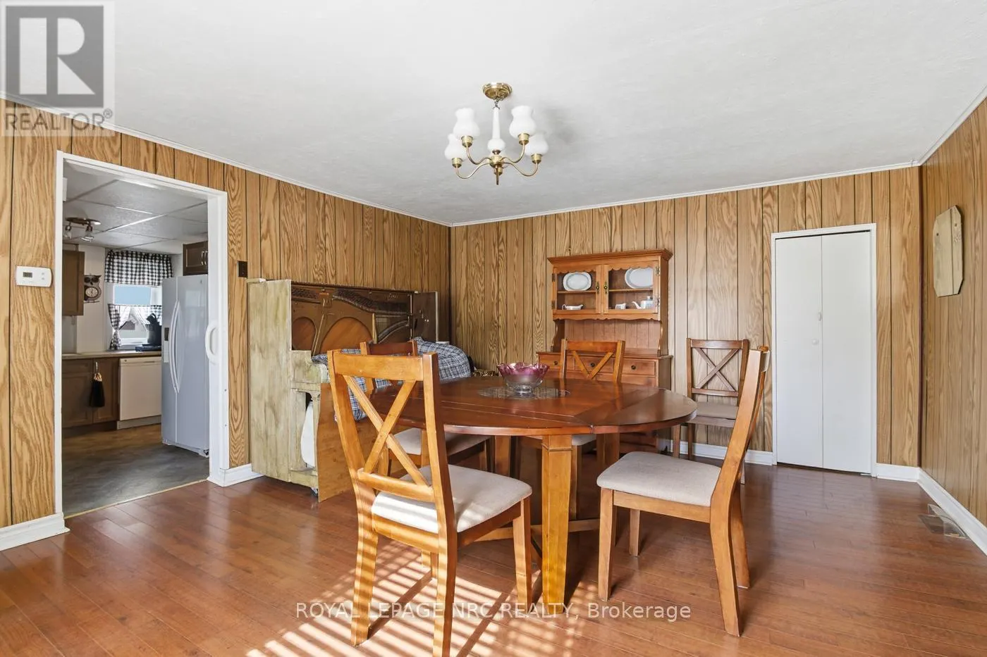 5561 DORCHESTER ROAD
