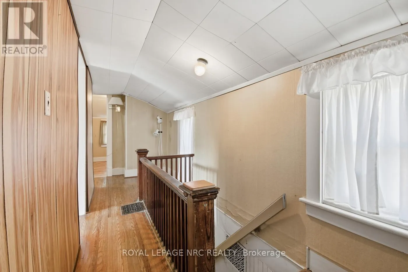 5561 DORCHESTER ROAD