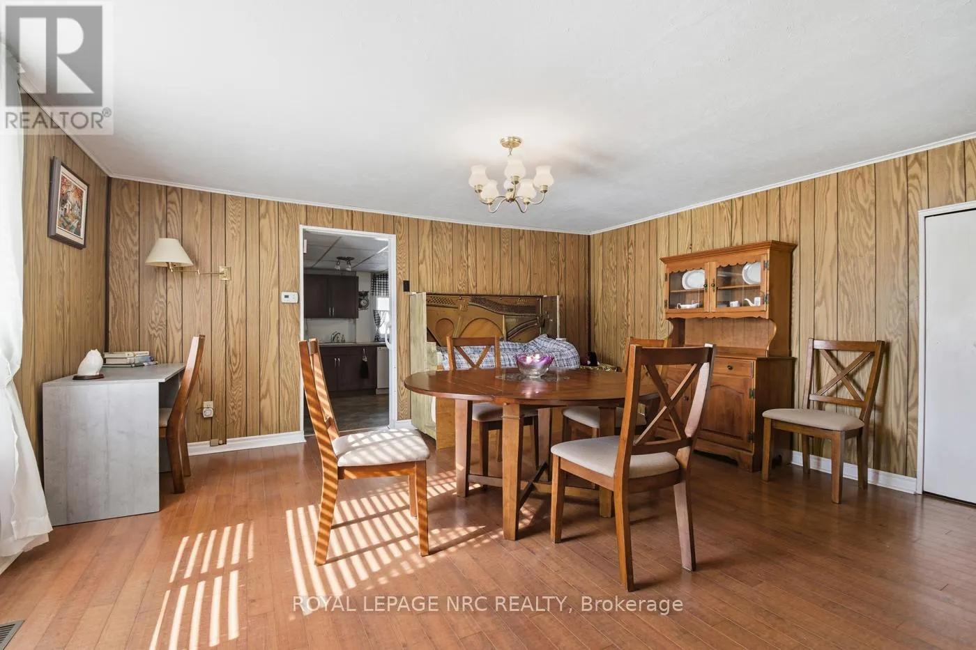 5561 DORCHESTER ROAD