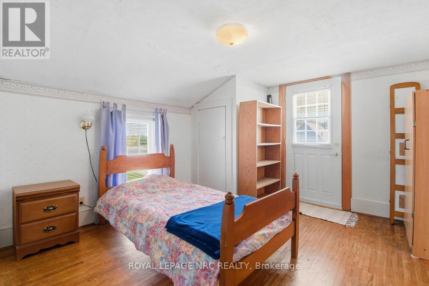 5561 DORCHESTER ROAD