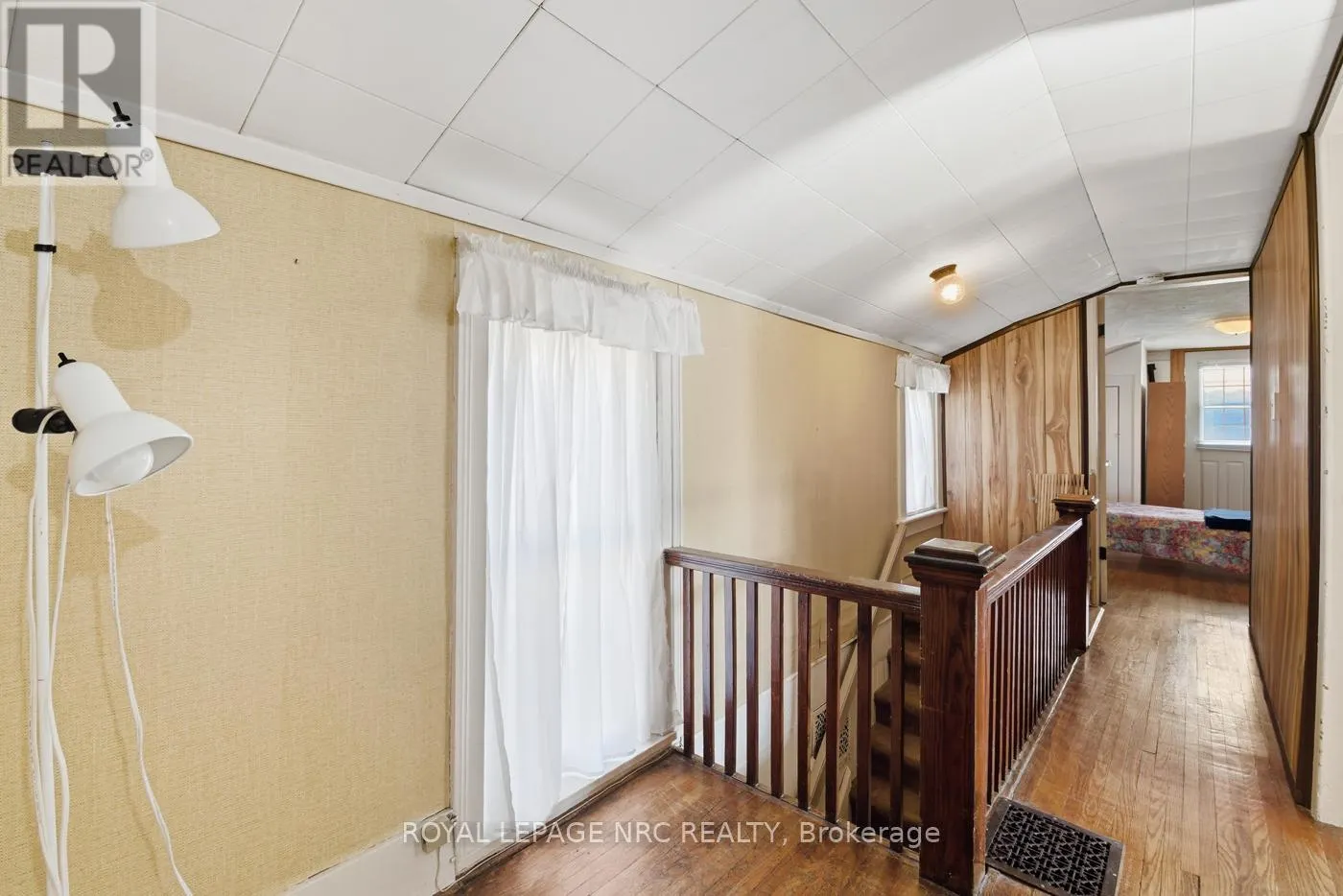 5561 DORCHESTER ROAD