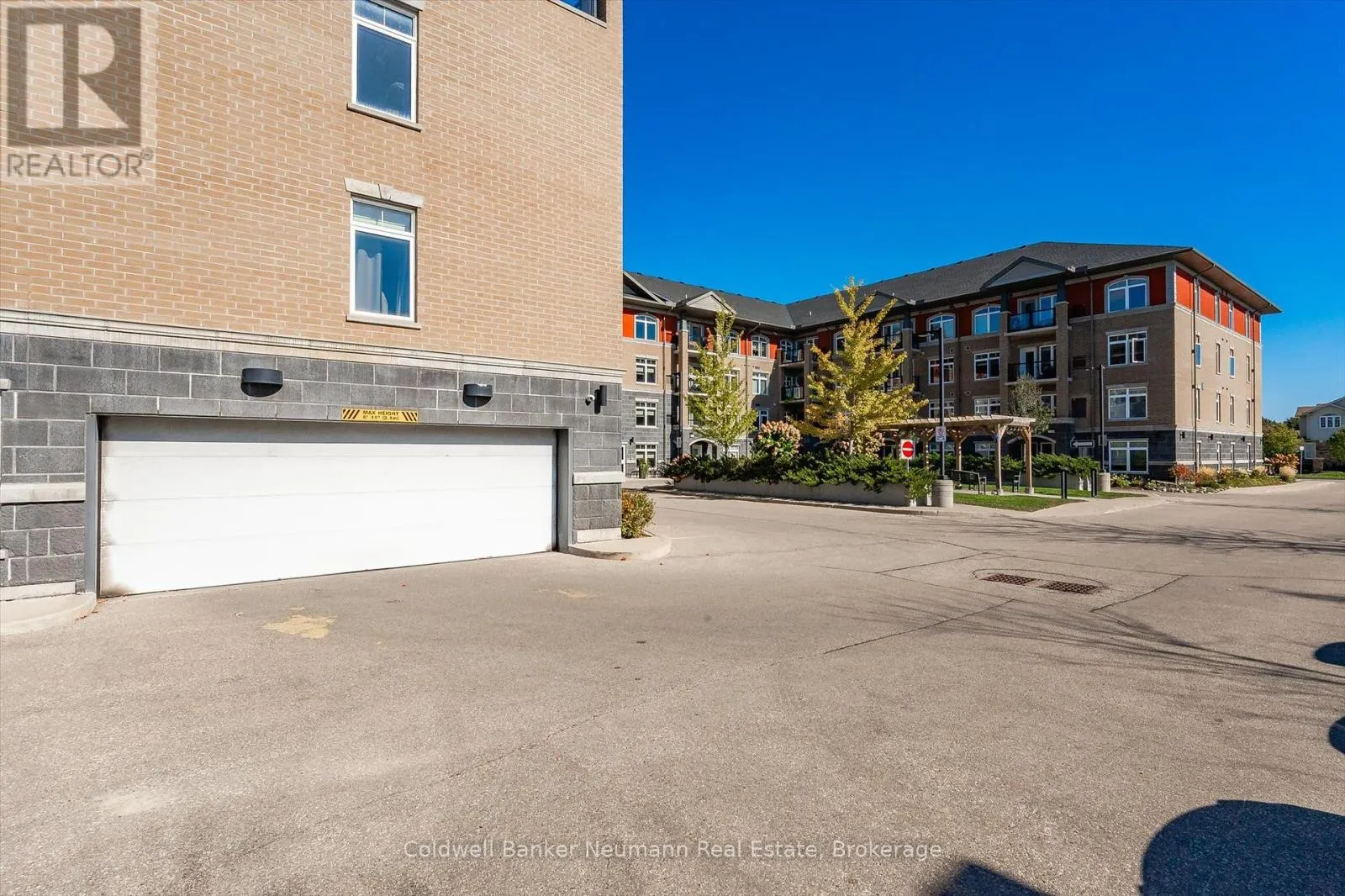 304 - 106 BARD BOULEVARD, #304