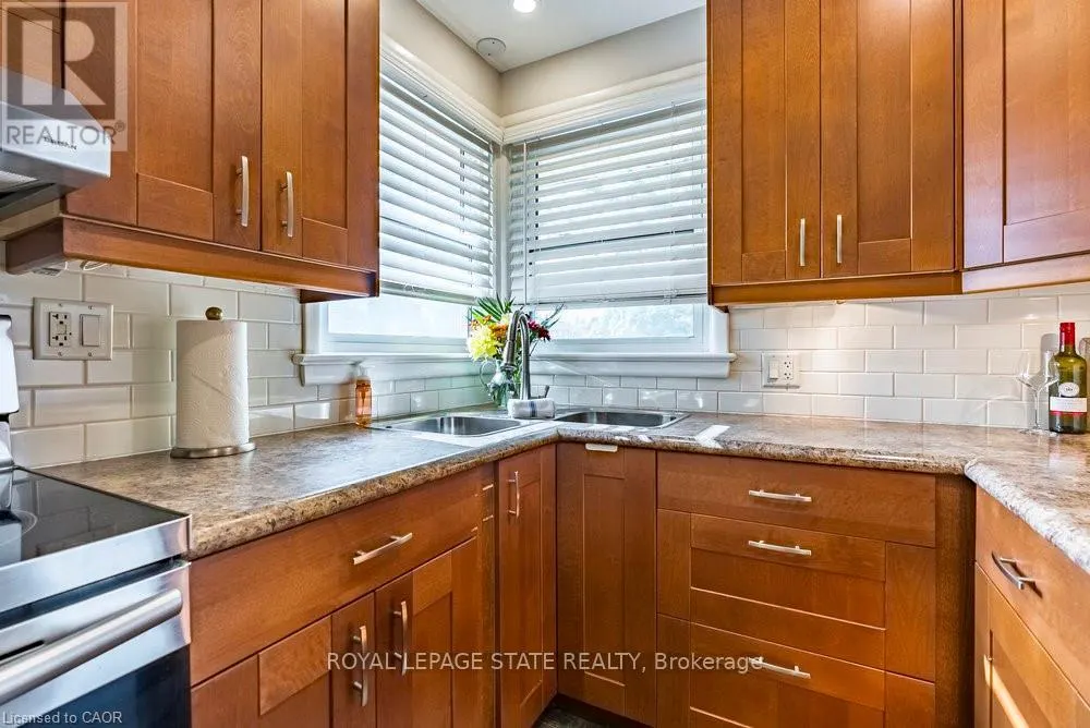 105 MCELROY ROAD E