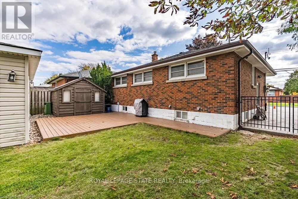 105 MCELROY ROAD E