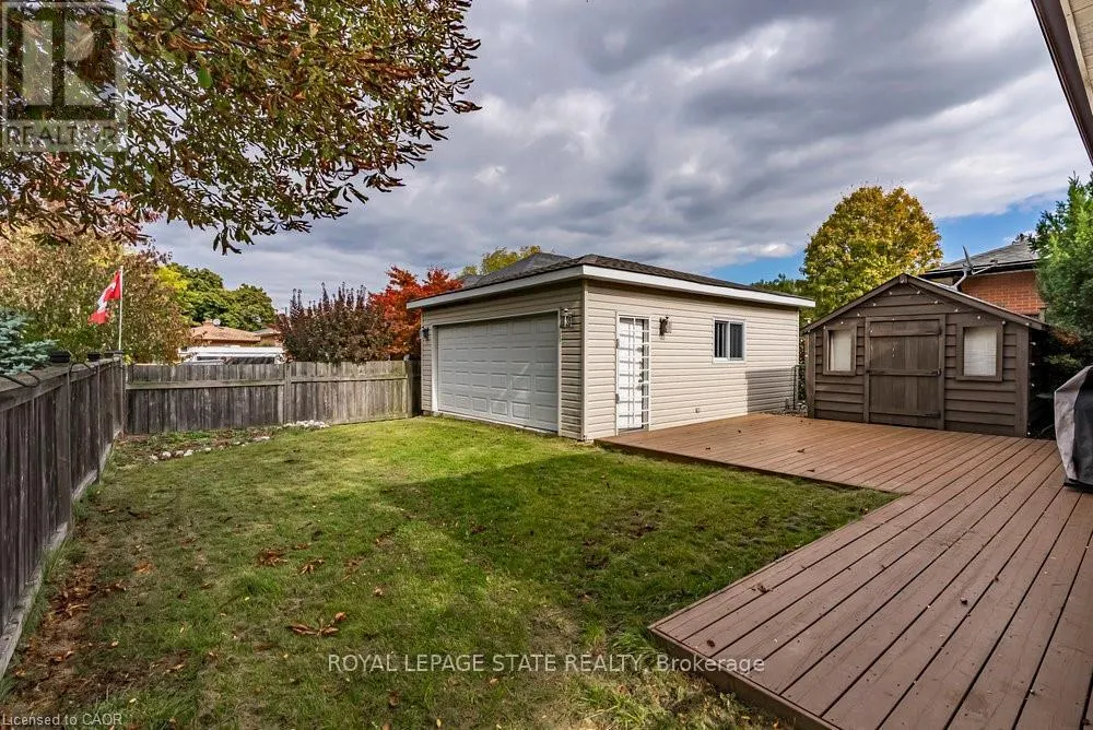 105 MCELROY ROAD E
