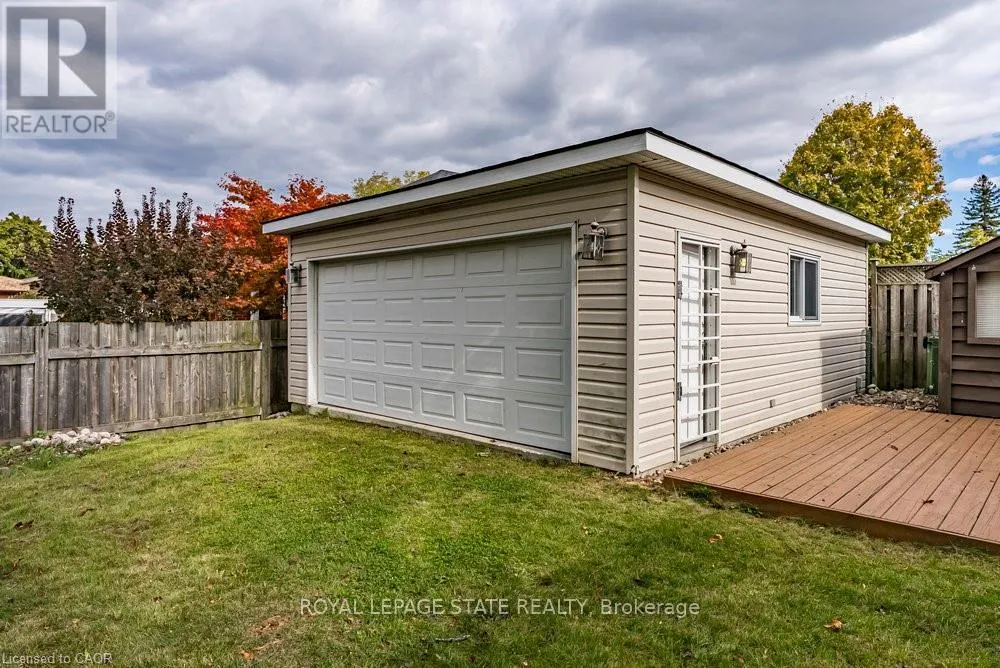 105 MCELROY ROAD E