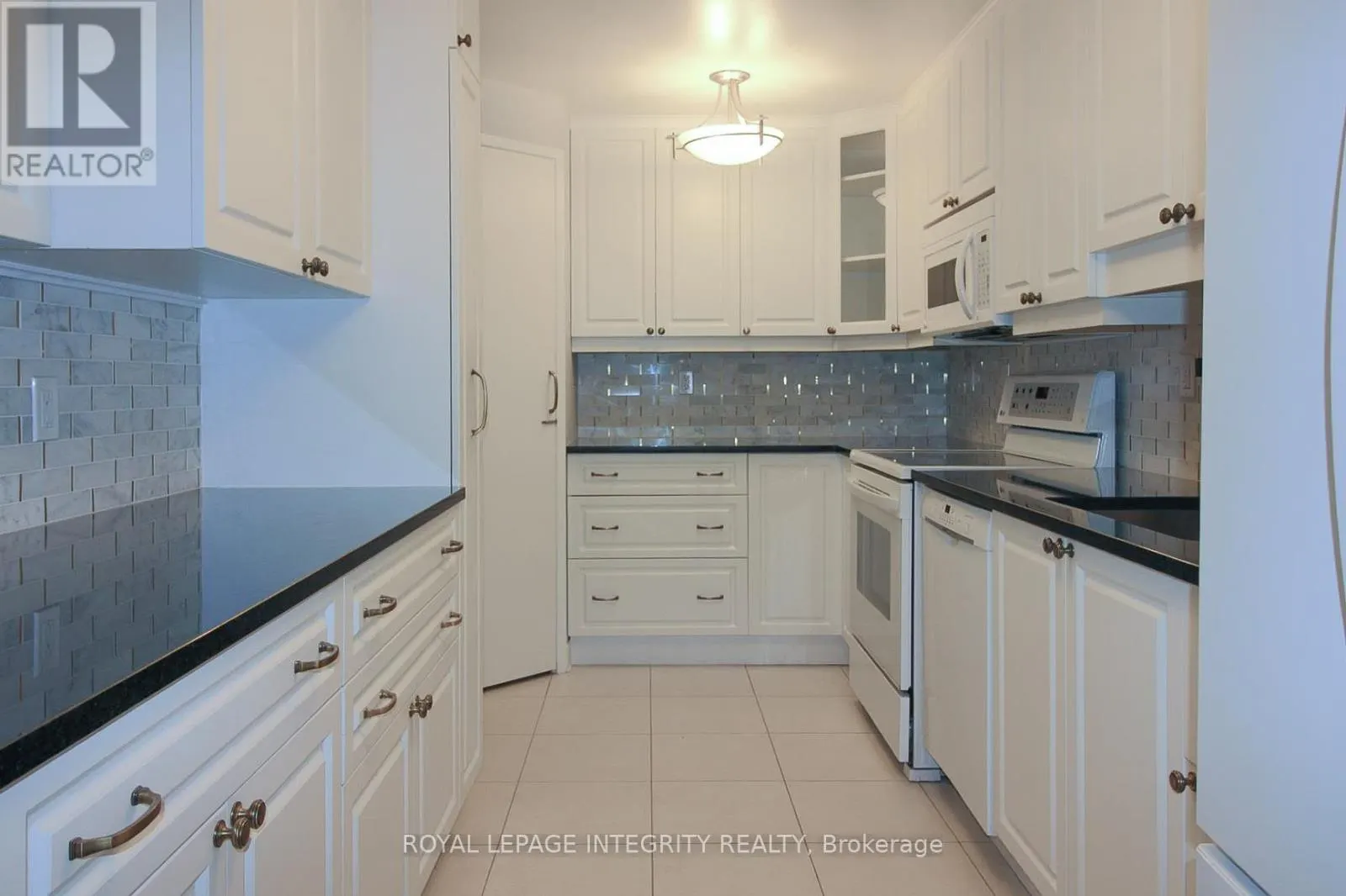 1080 DES ORMES PLACE