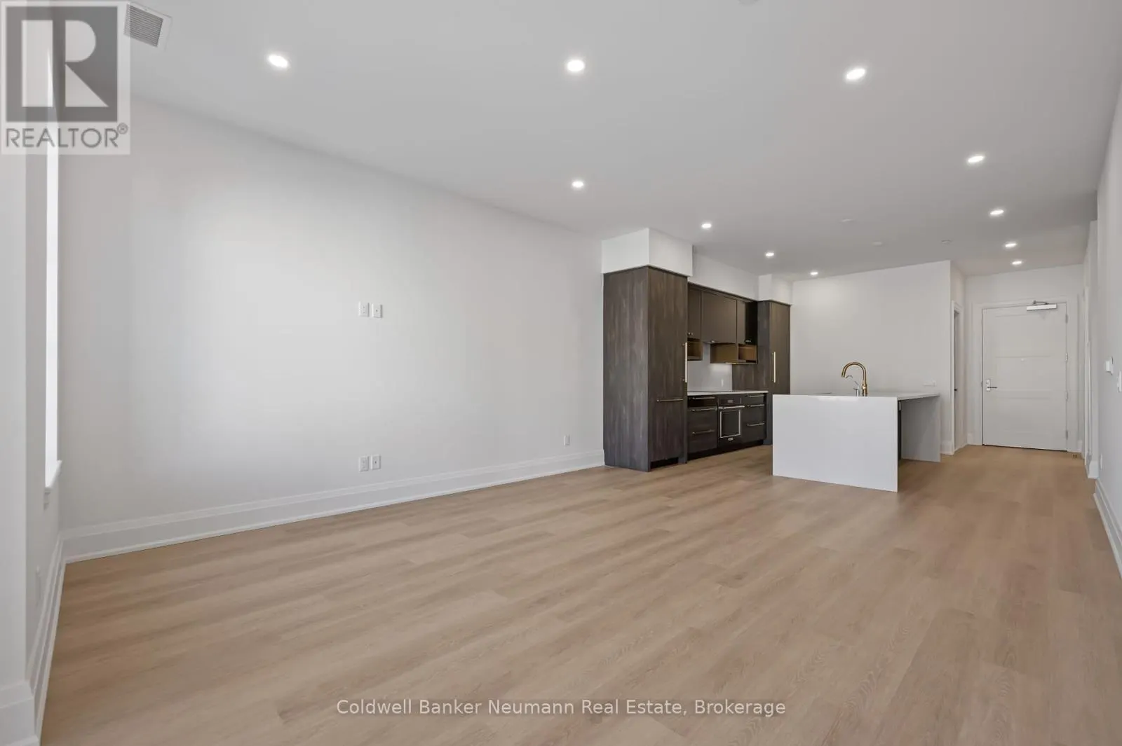 21 - 6523 WELLINGTON 7 ROAD, #21