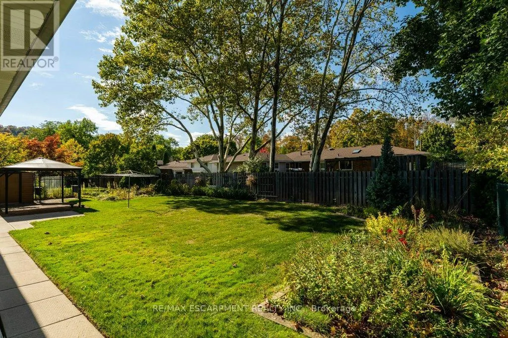 30 LEAWOOD DRIVE