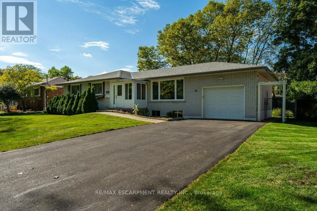 30 LEAWOOD DRIVE