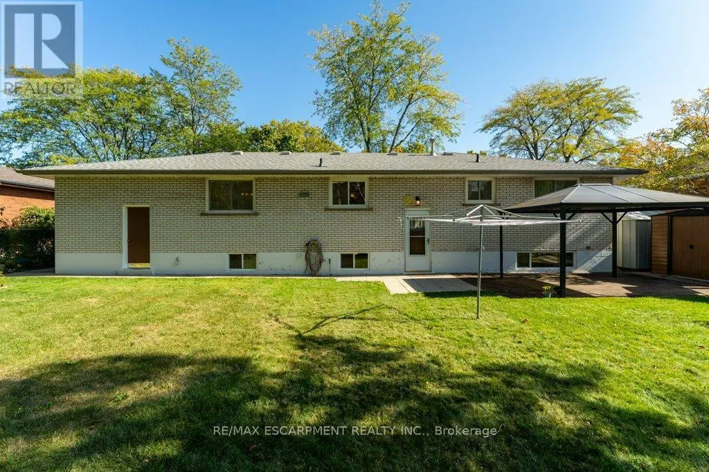 30 LEAWOOD DRIVE