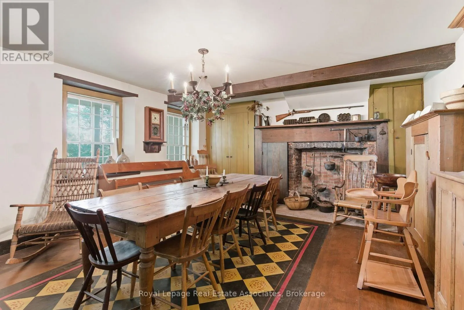 52 GRAND RIVER STREET S