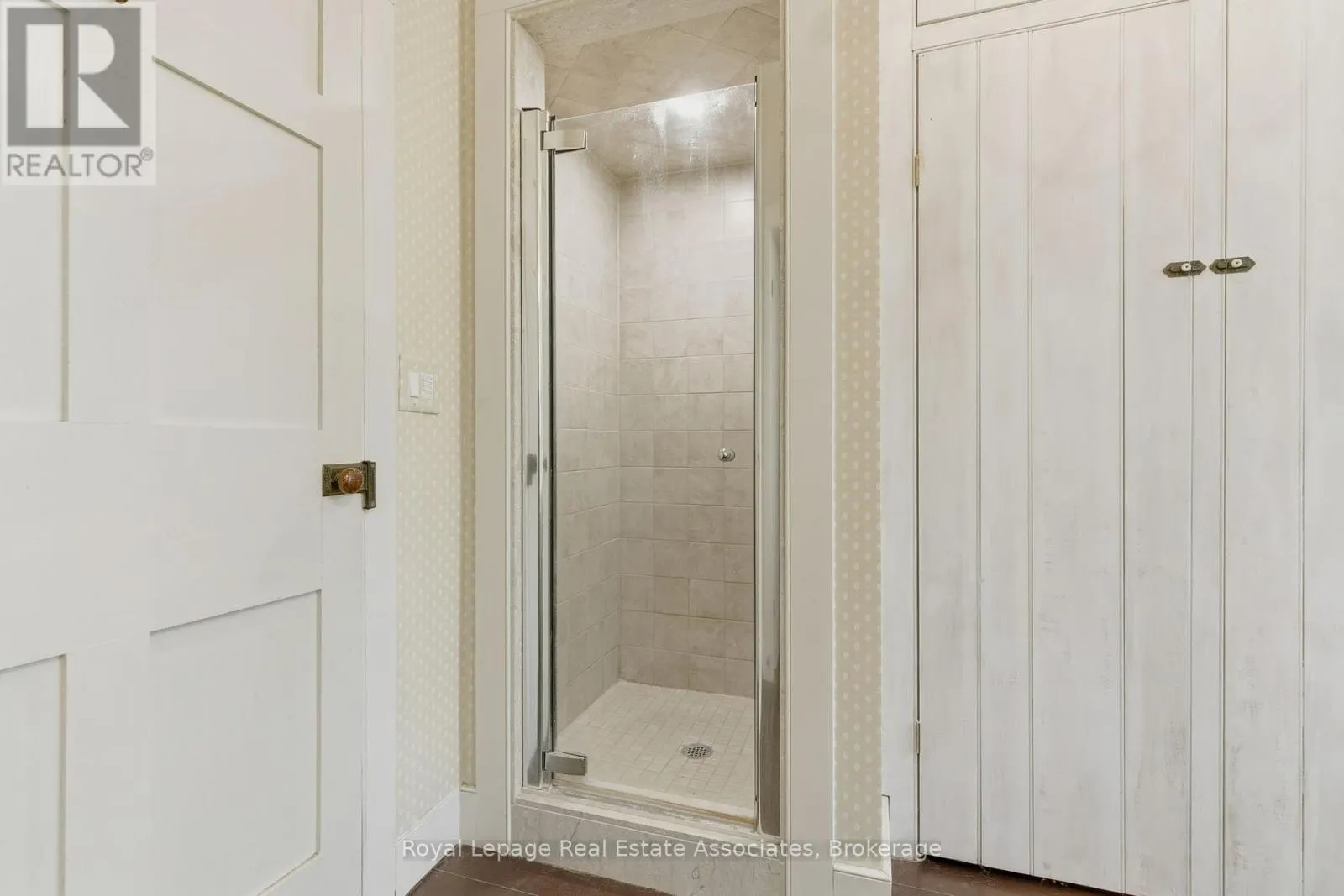 52 GRAND RIVER STREET S