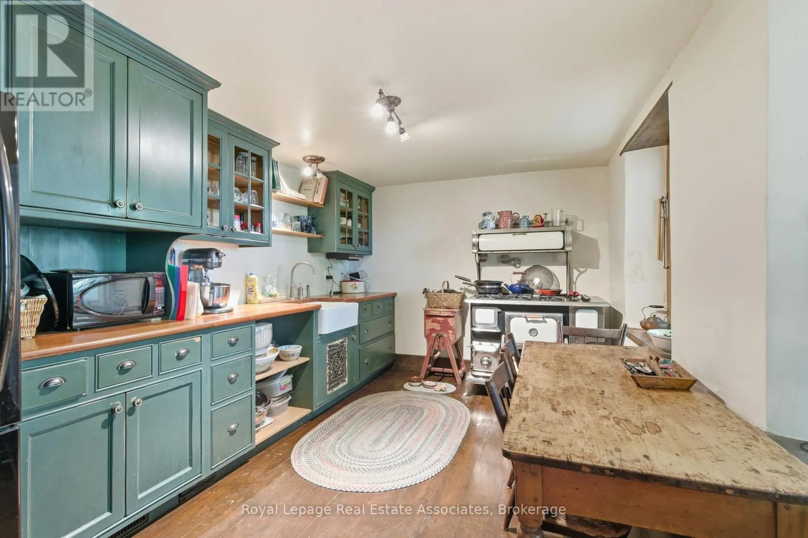 52 GRAND RIVER STREET S