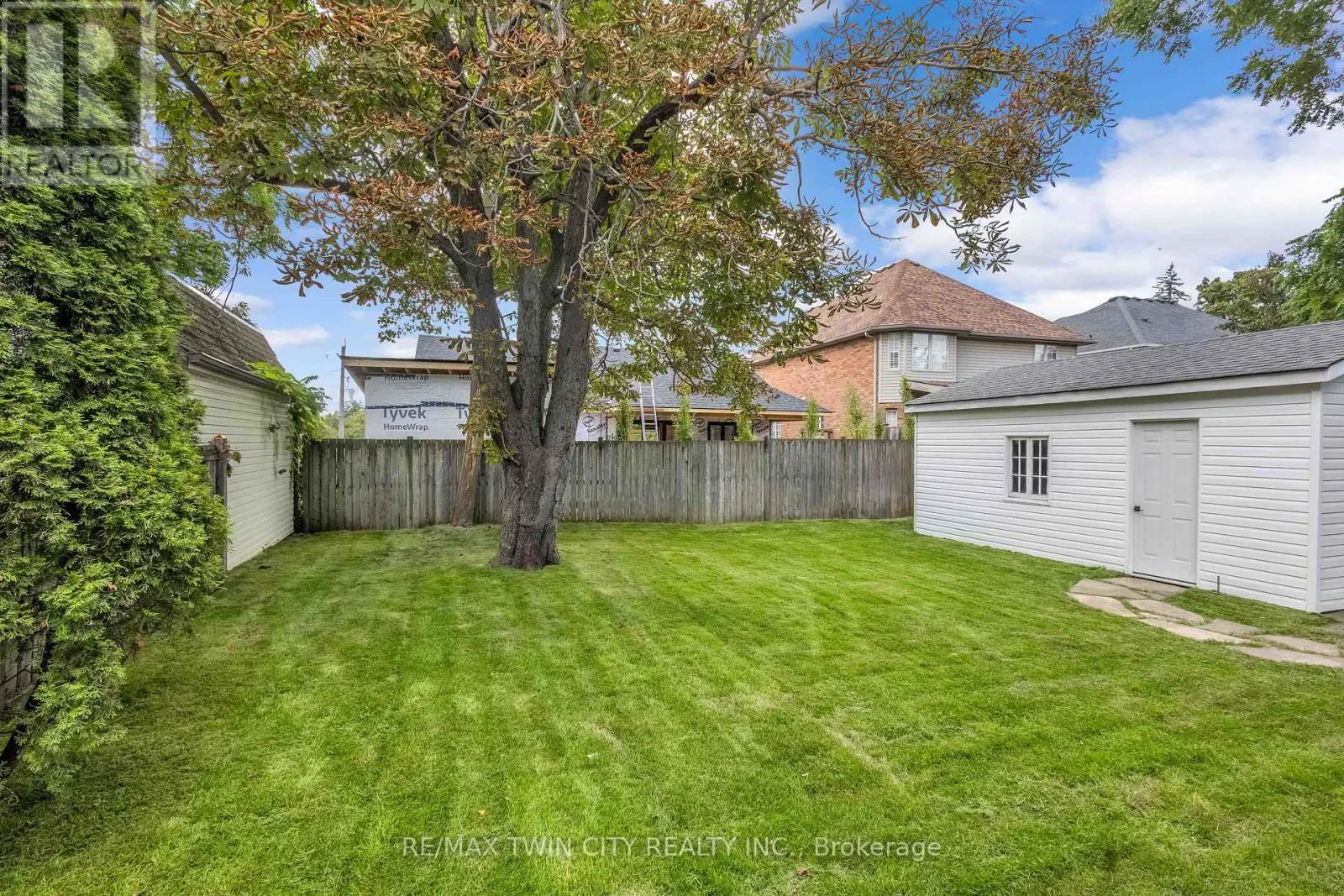 15 HAWARDEN AVENUE
