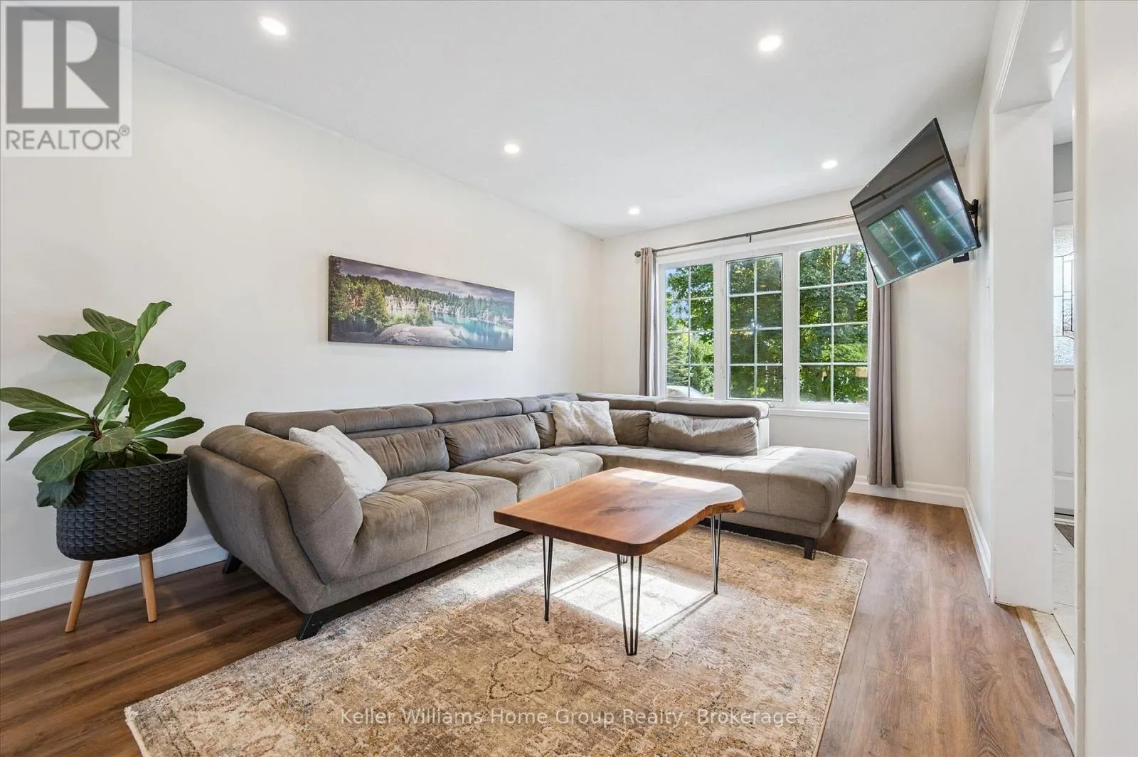 334 DANIEL CRESCENT