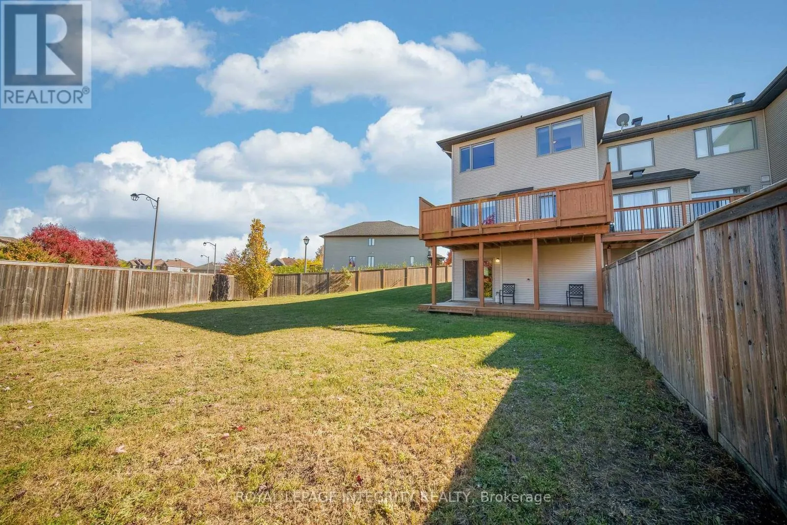 924 FLETCHER CIRCLE