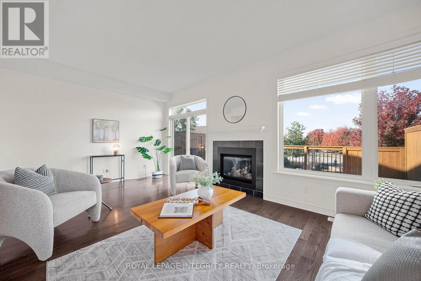 924 FLETCHER CIRCLE