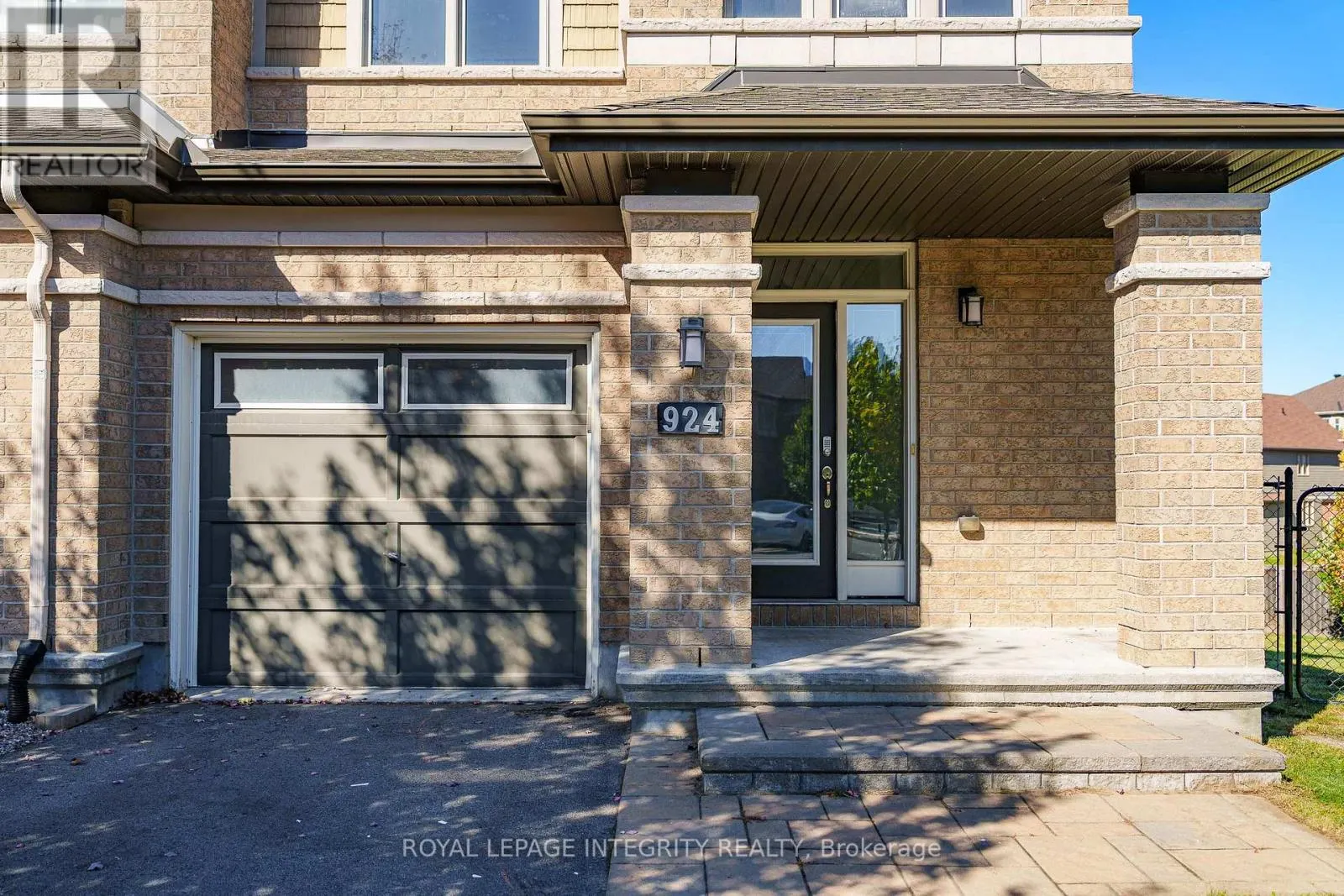 924 FLETCHER CIRCLE