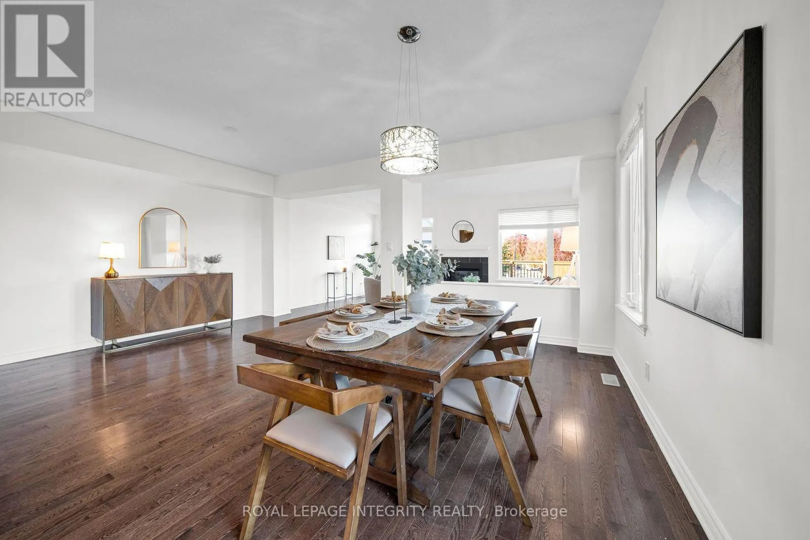 924 FLETCHER CIRCLE