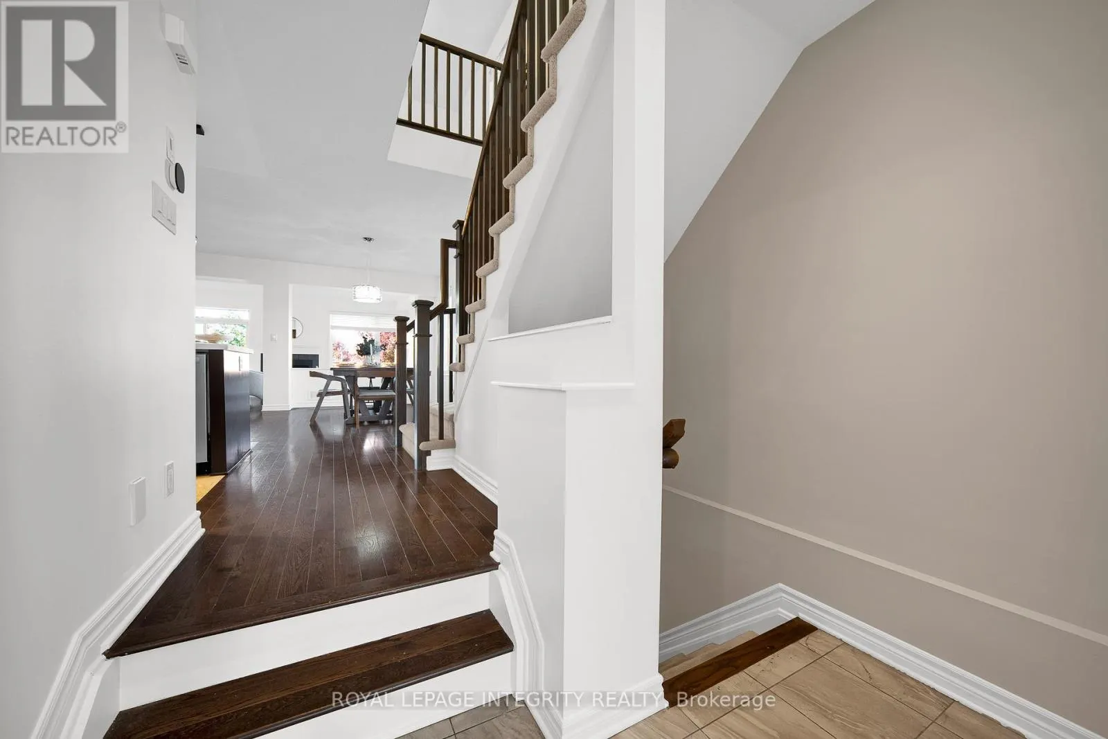 924 FLETCHER CIRCLE