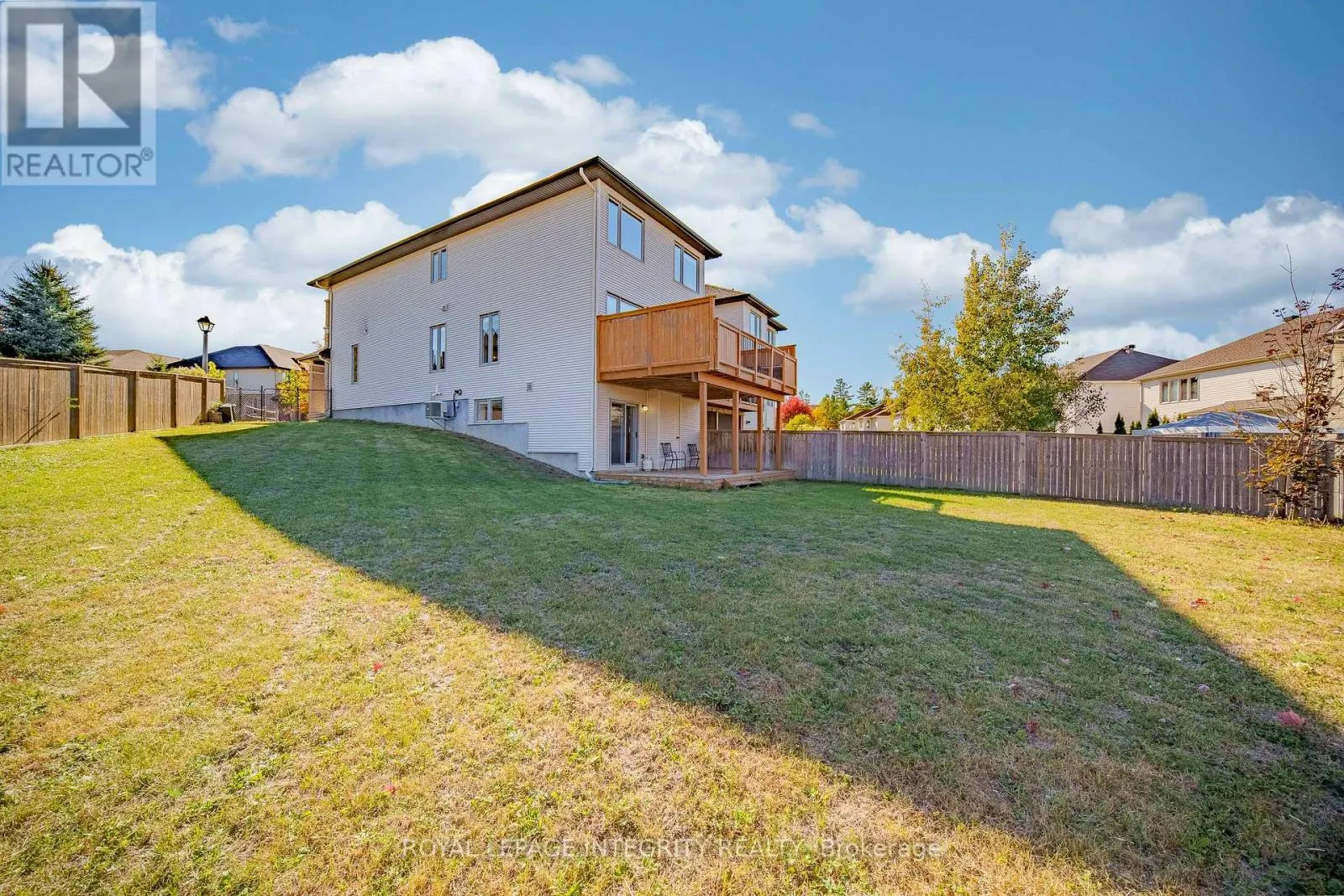 924 FLETCHER CIRCLE
