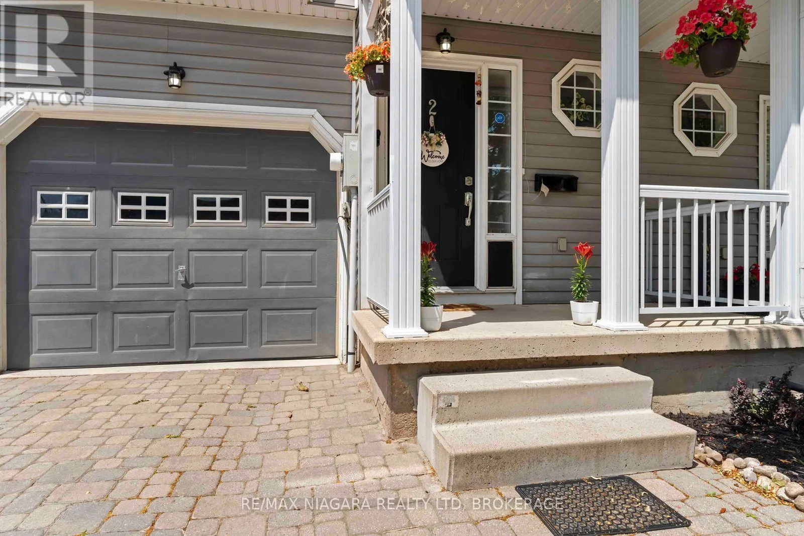2 - 9 LAKESHORE ROAD, #2