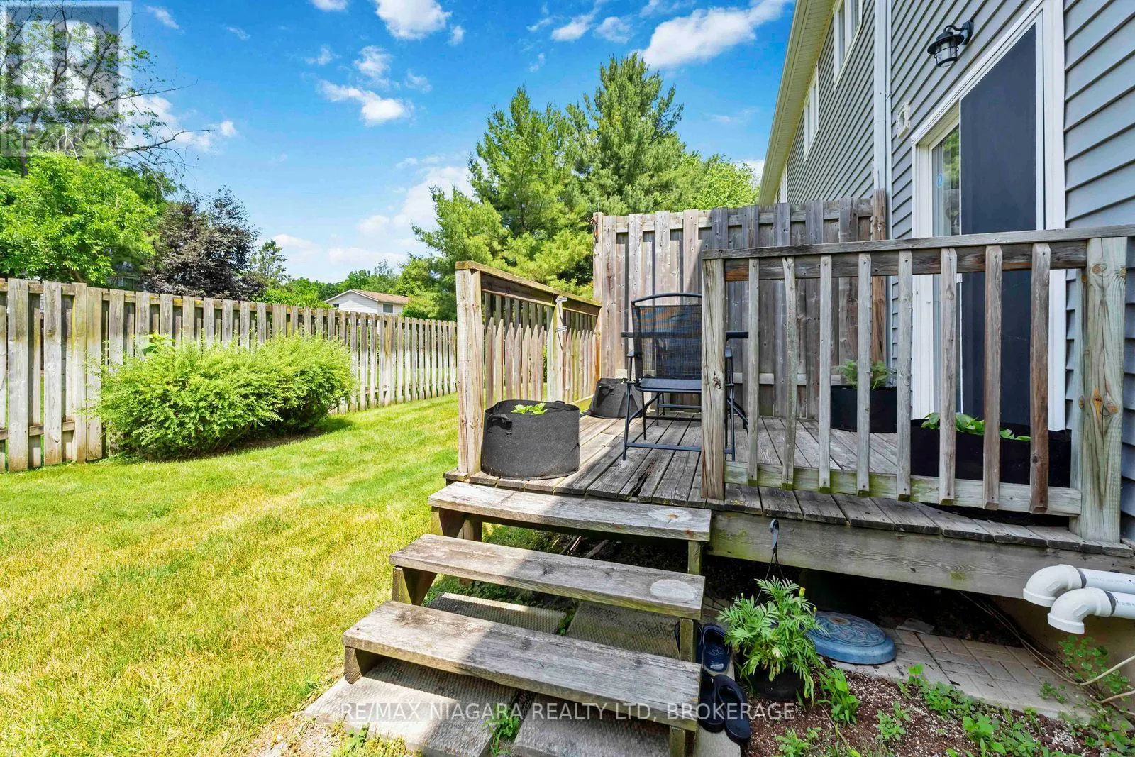 2 - 9 LAKESHORE ROAD, #2