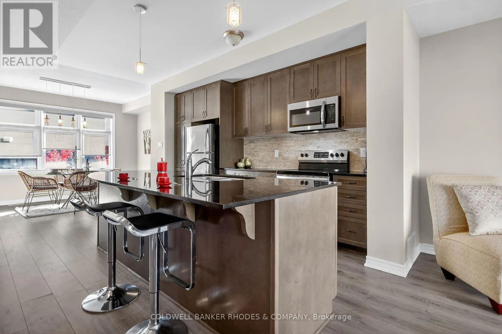 815 MIKINAK ROAD