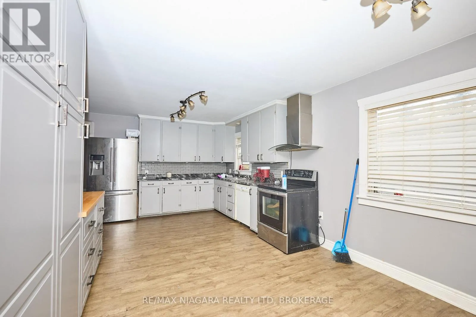 2503 CORAL AVENUE