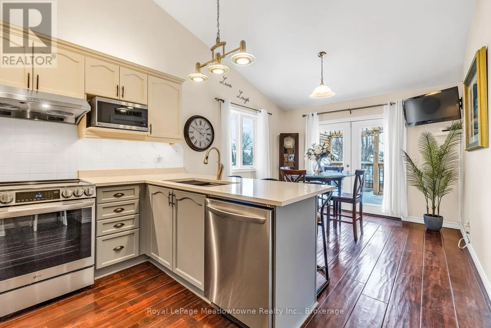 14 ATTO DRIVE