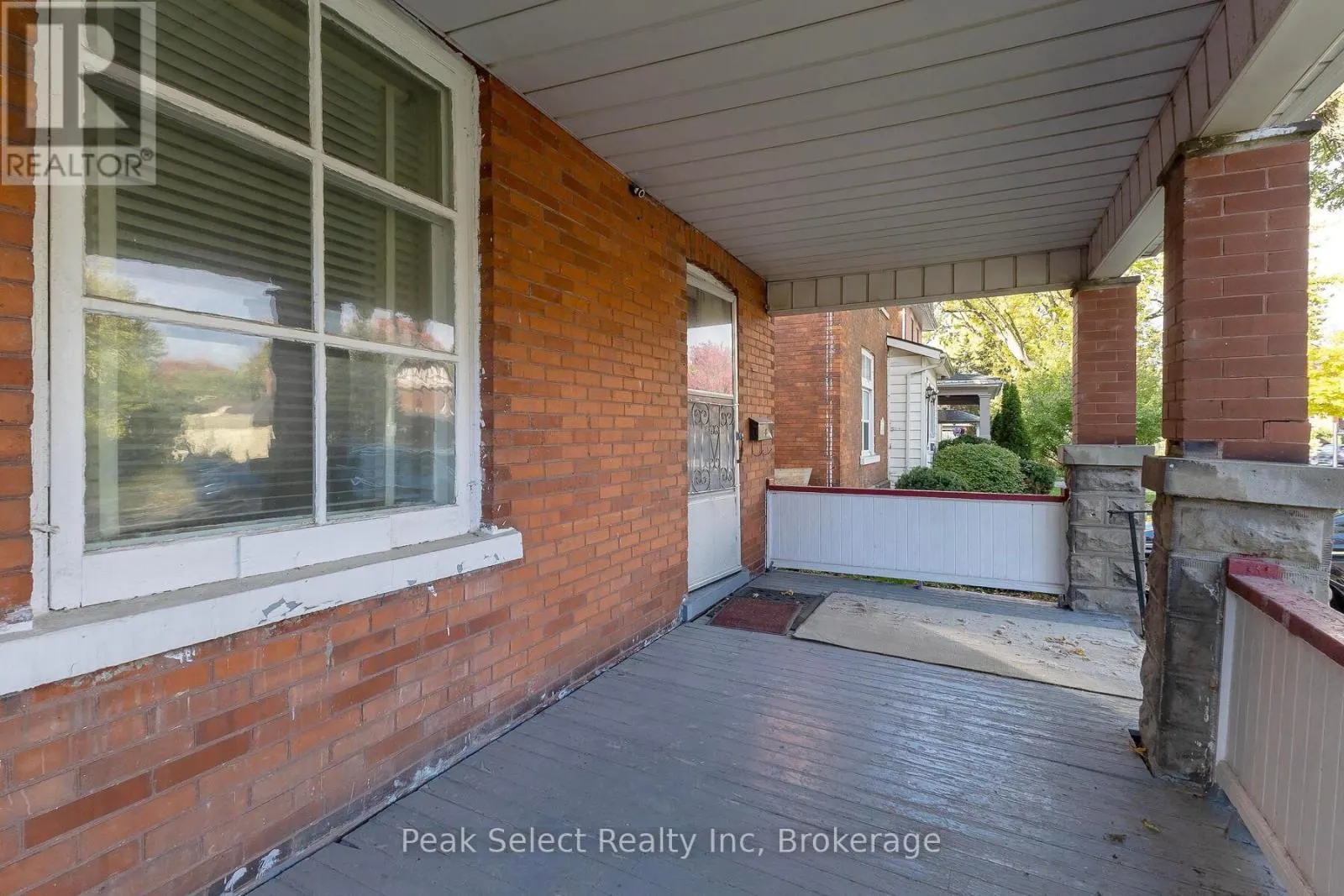 261 ONTARIO STREET