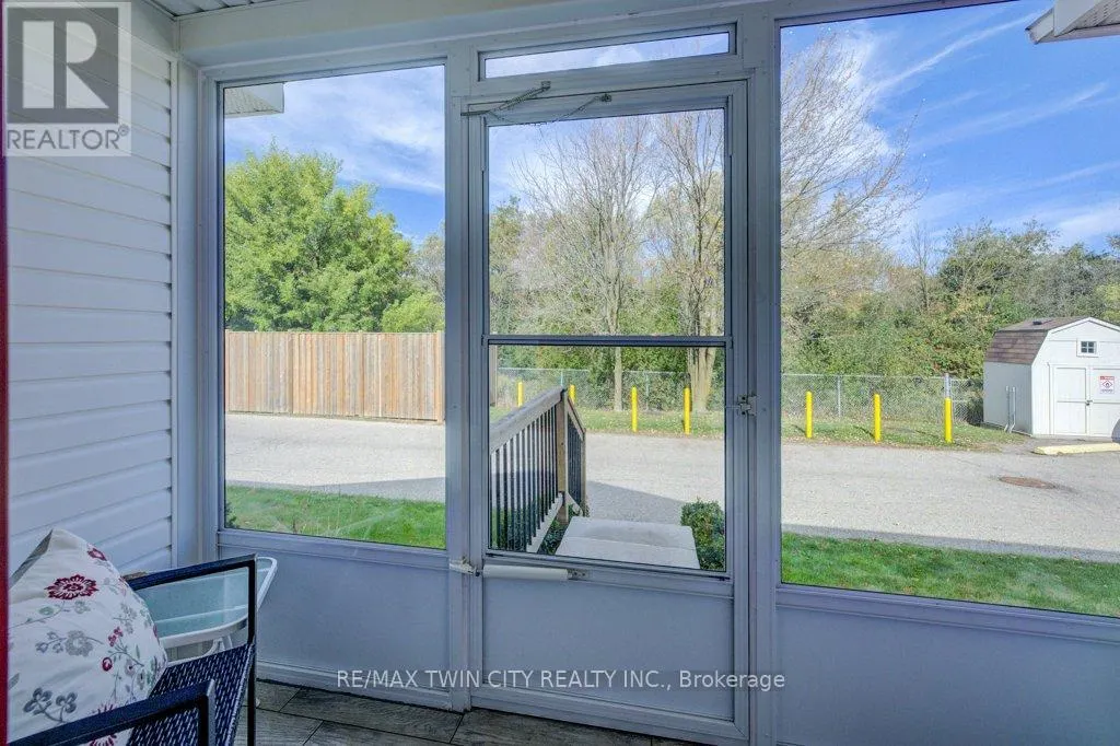 128 WESLEY CRESCENT