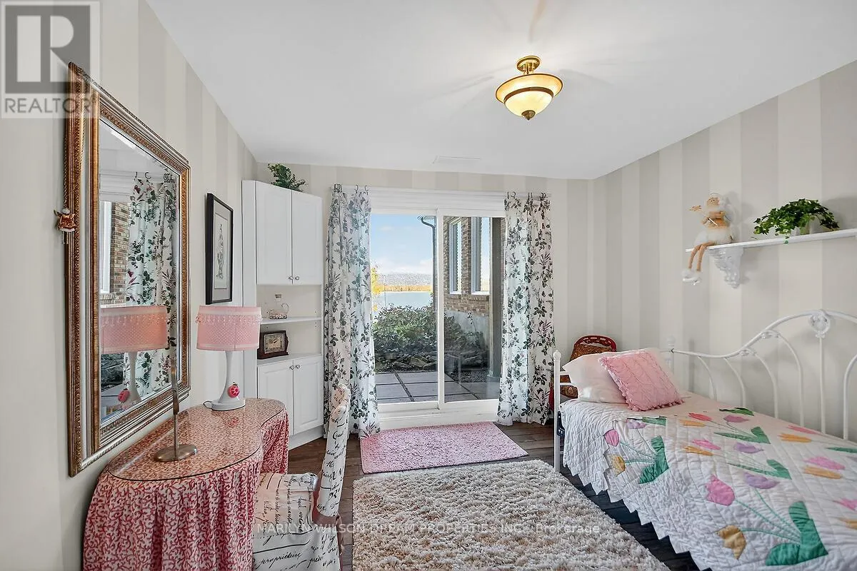 2998 BARLOW CRESCENT
