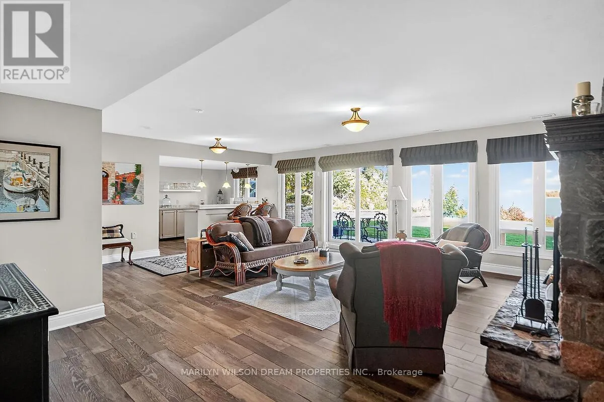 2998 BARLOW CRESCENT