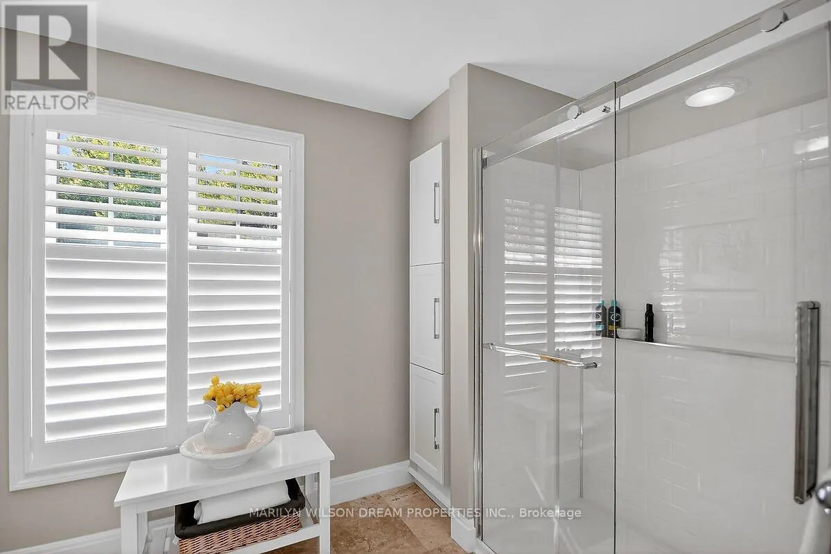 2998 BARLOW CRESCENT