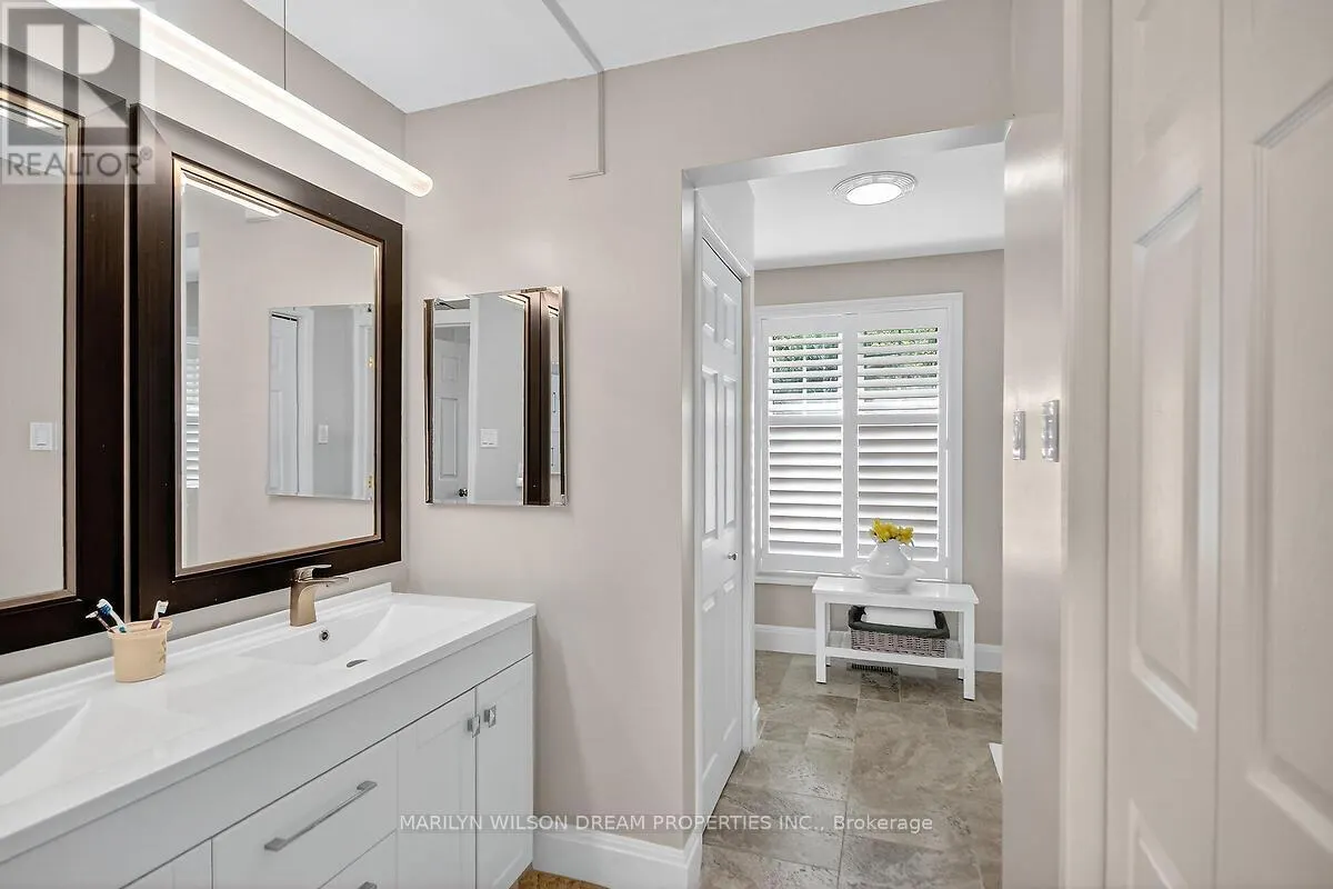 2998 BARLOW CRESCENT
