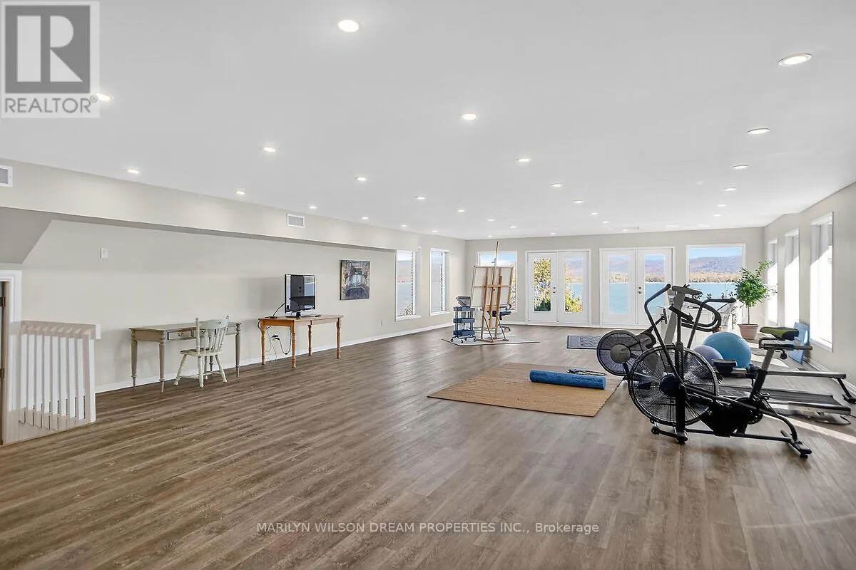 2998 BARLOW CRESCENT