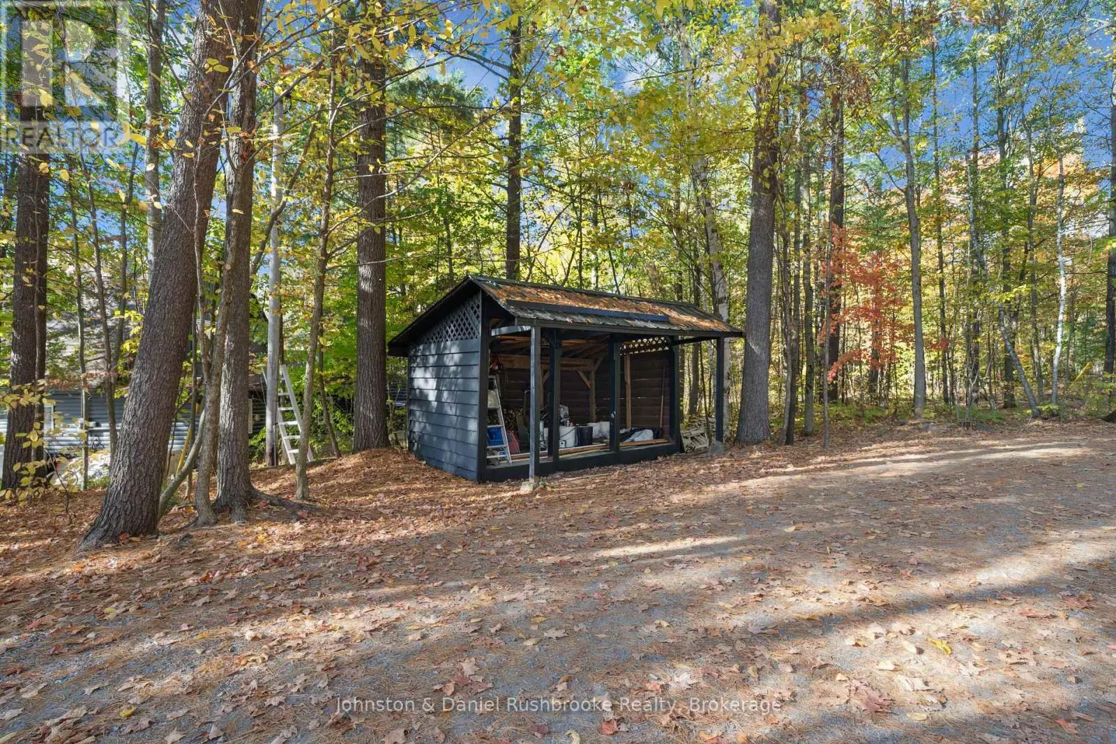 1042 EL-KEE POINT LANE