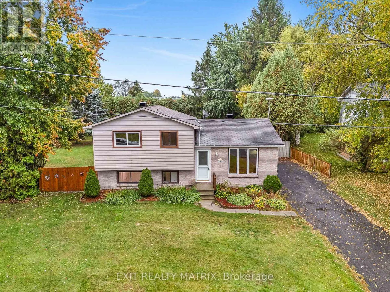 29 LOUISE CRESCENT