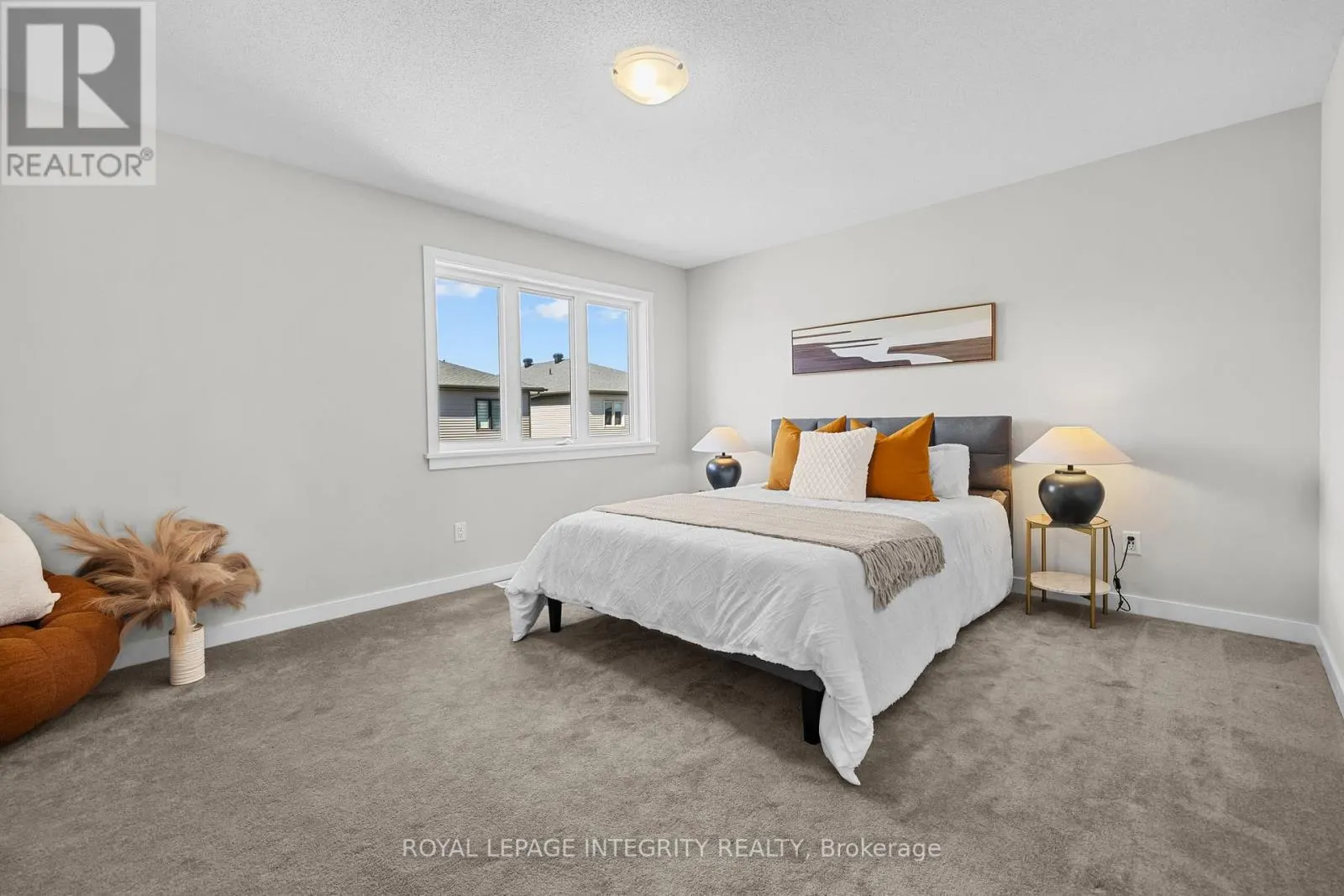 893 SENDERO WAY