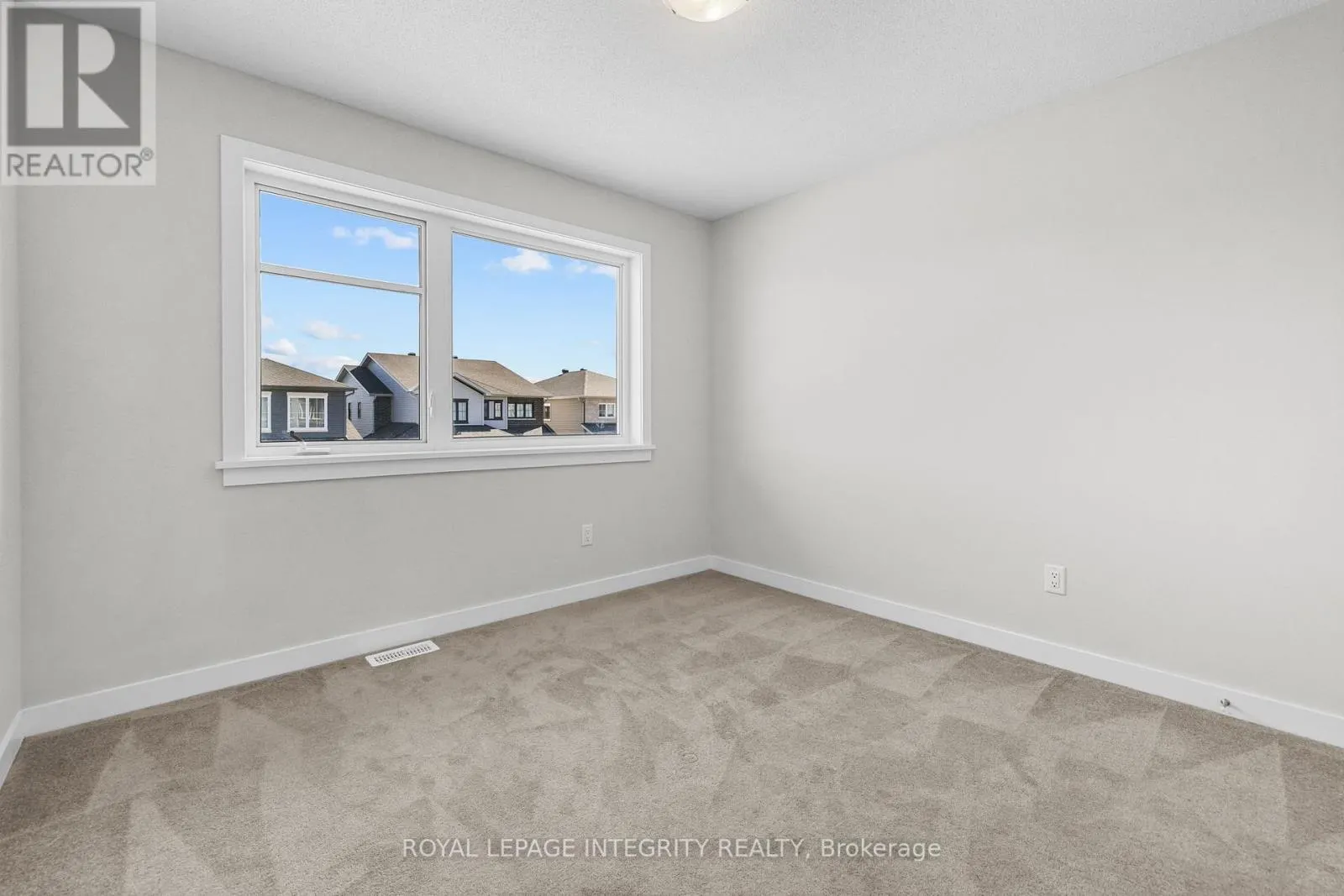 893 SENDERO WAY