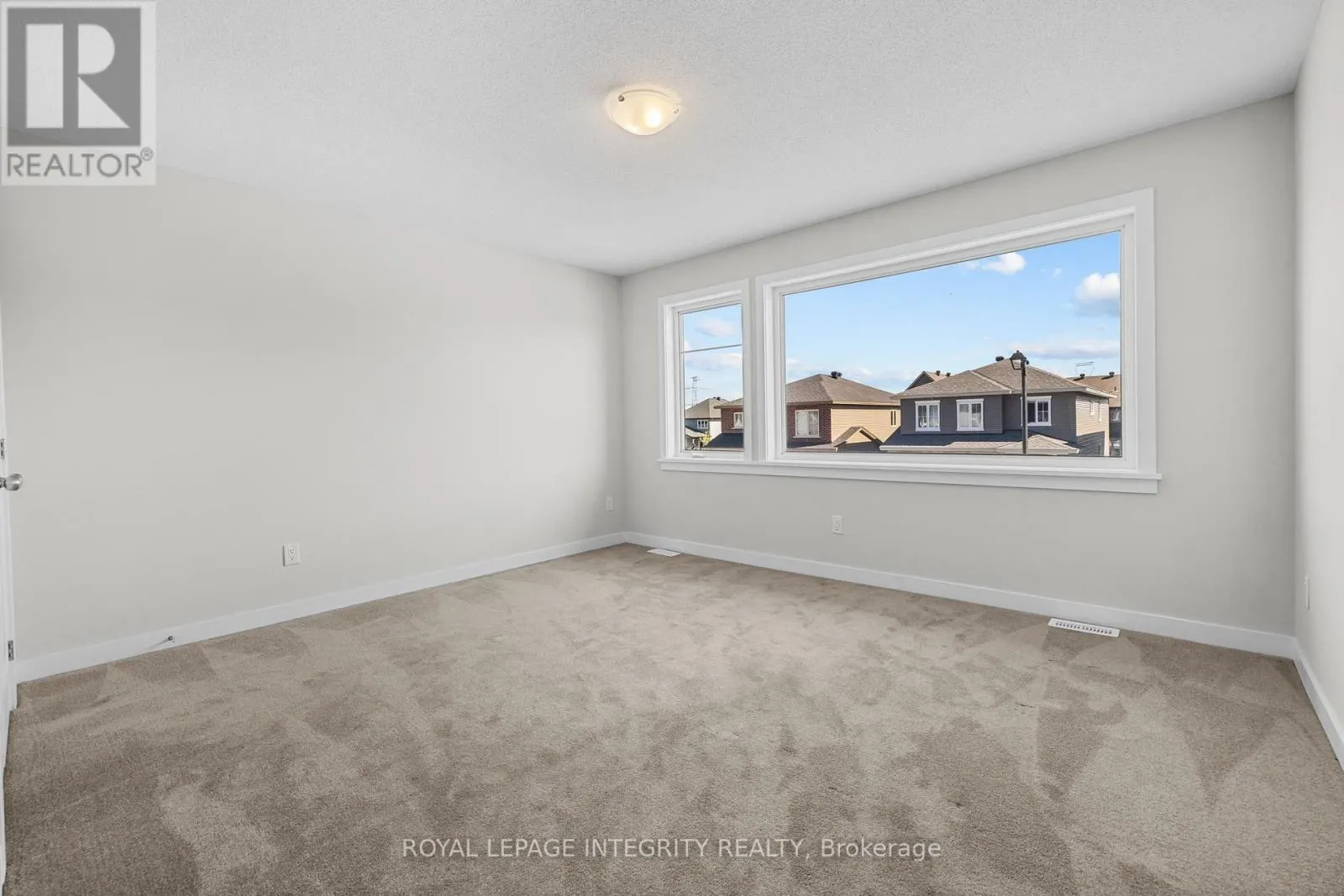 893 SENDERO WAY