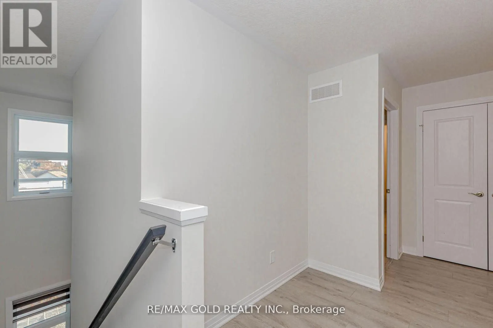 3 - 124 SEABROOK DRIVE