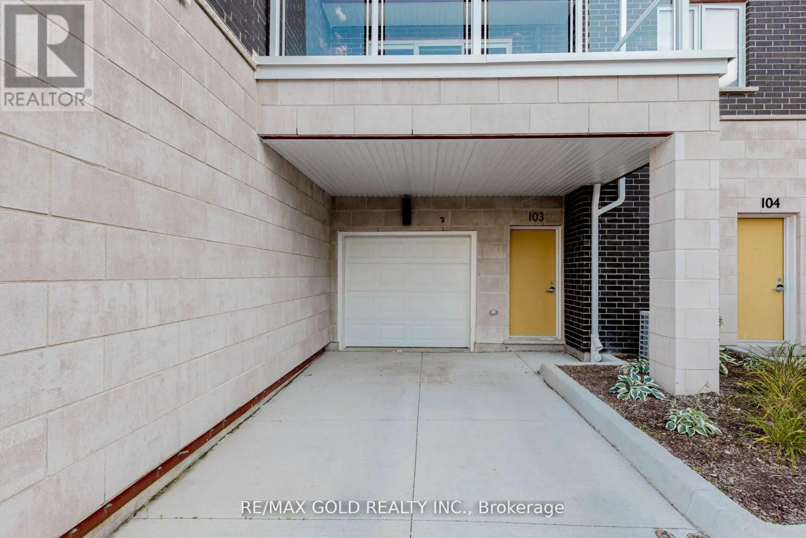 3 - 124 SEABROOK DRIVE