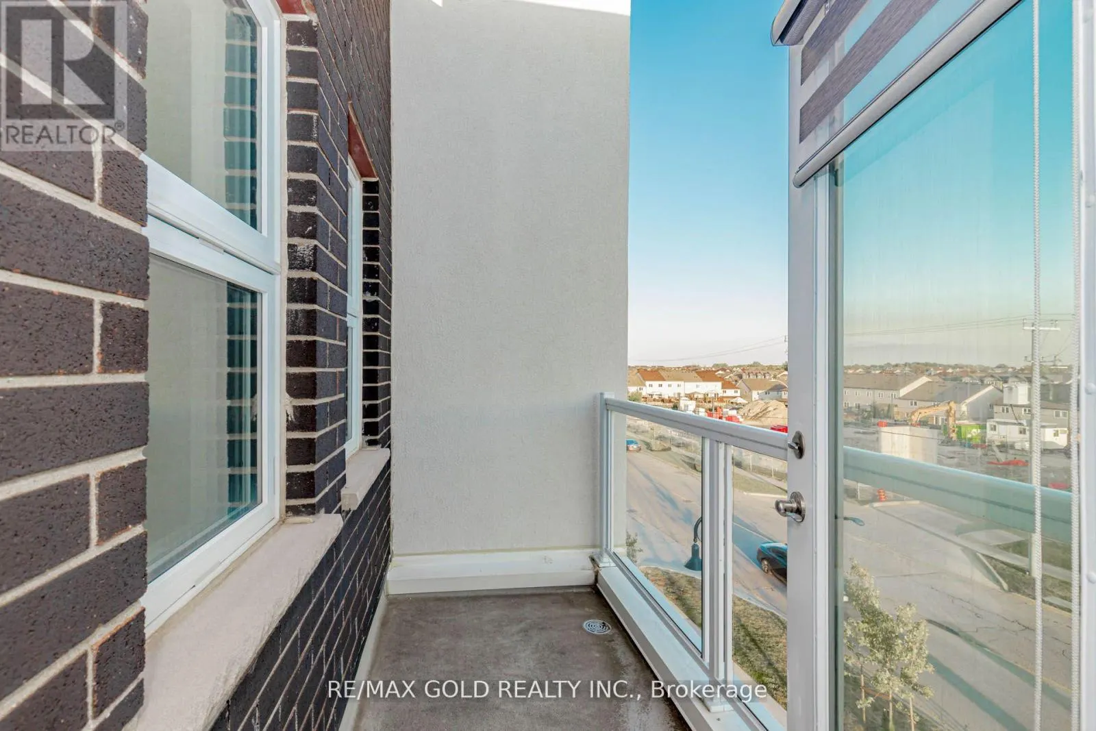3 - 124 SEABROOK DRIVE